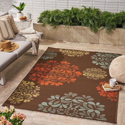 Henley Indoor/ Outdoor Floral Area Rug by Christopher Knight Home