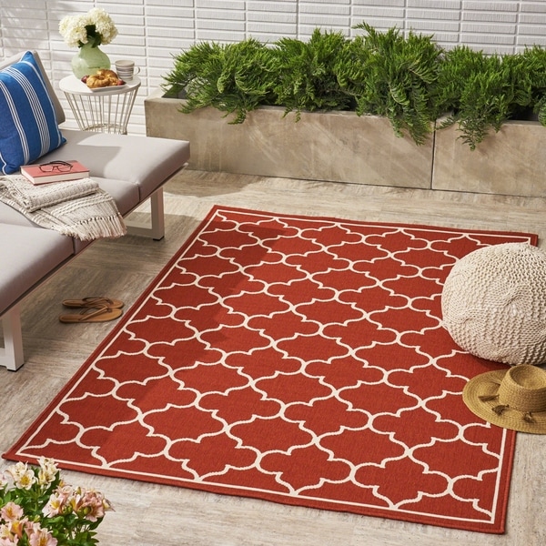 Thornhill Indoor/ Outdoor Geometric Area Rug by Christopher Knight Home