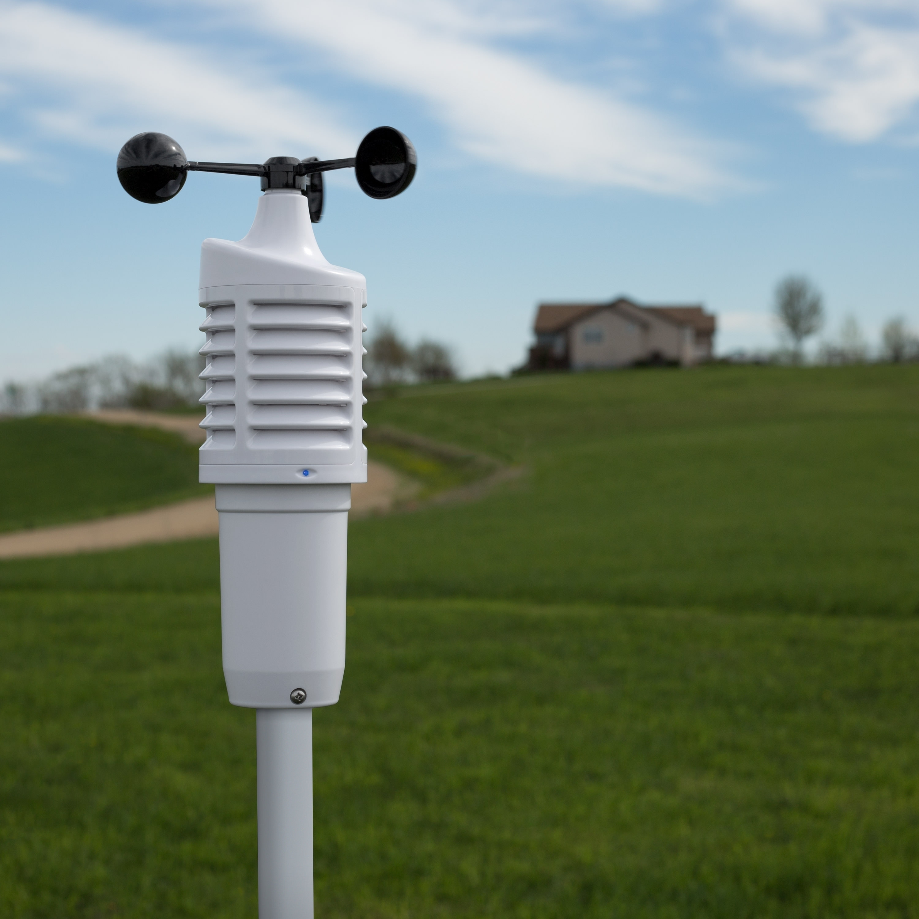 La Crosse Technology V10-TH Color Wireless WIFI Weather Station - Bed Bath  & Beyond - 21162652