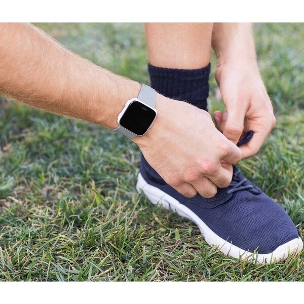 fitbit versa silver aluminum