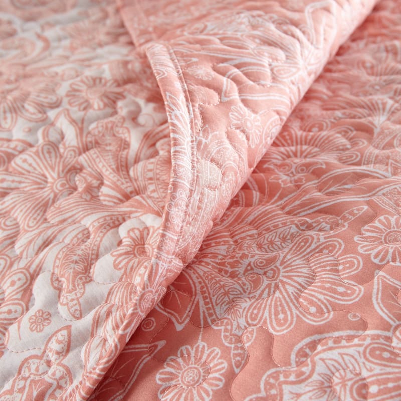 Vilano Ultra-Soft Lightweight Perfect Paisley 3-piece Quilt and Sham Set - coral haze - Twin - Twin XL