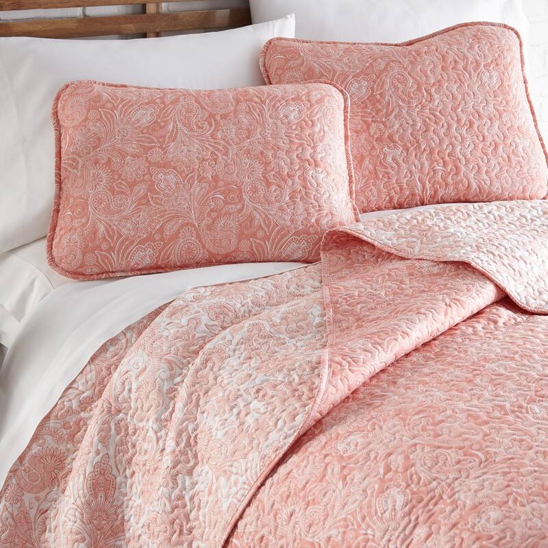 Vilano Ultra-Soft Lightweight Perfect Paisley 3-piece Quilt and Sham Set - coral haze - Full - Queen