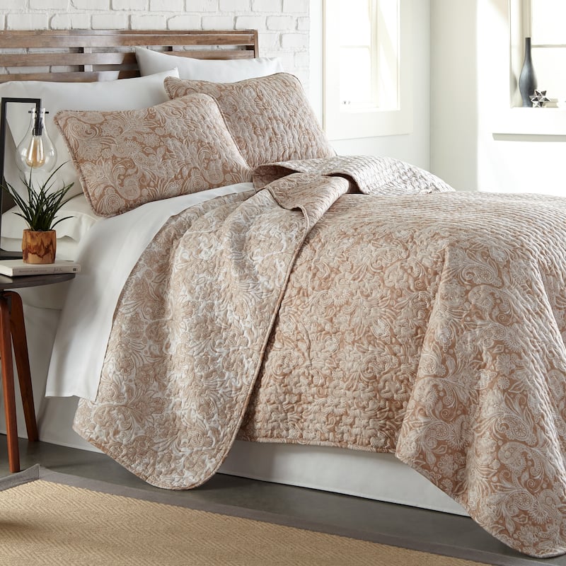 Vilano Ultra-Soft Lightweight Perfect Paisley 3-piece Quilt and Sham Set - Taupe - King - Cal King