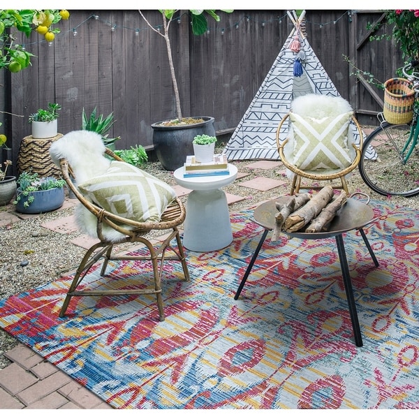 Paradise Jardin Pink Indoor/Outdoor Area Rug - 3'11" x 5'6"