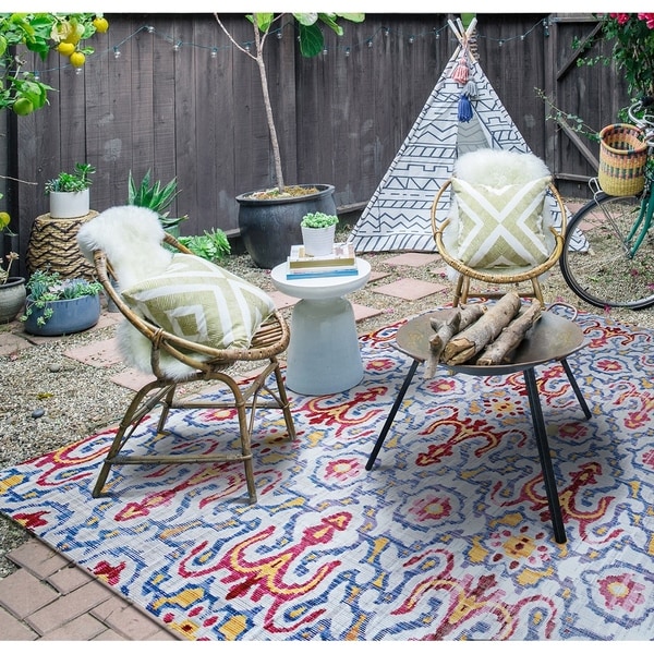 Paradise Neiva Light Blue Indoor/Outdoor Area Rug - 5'10 x 9'2"