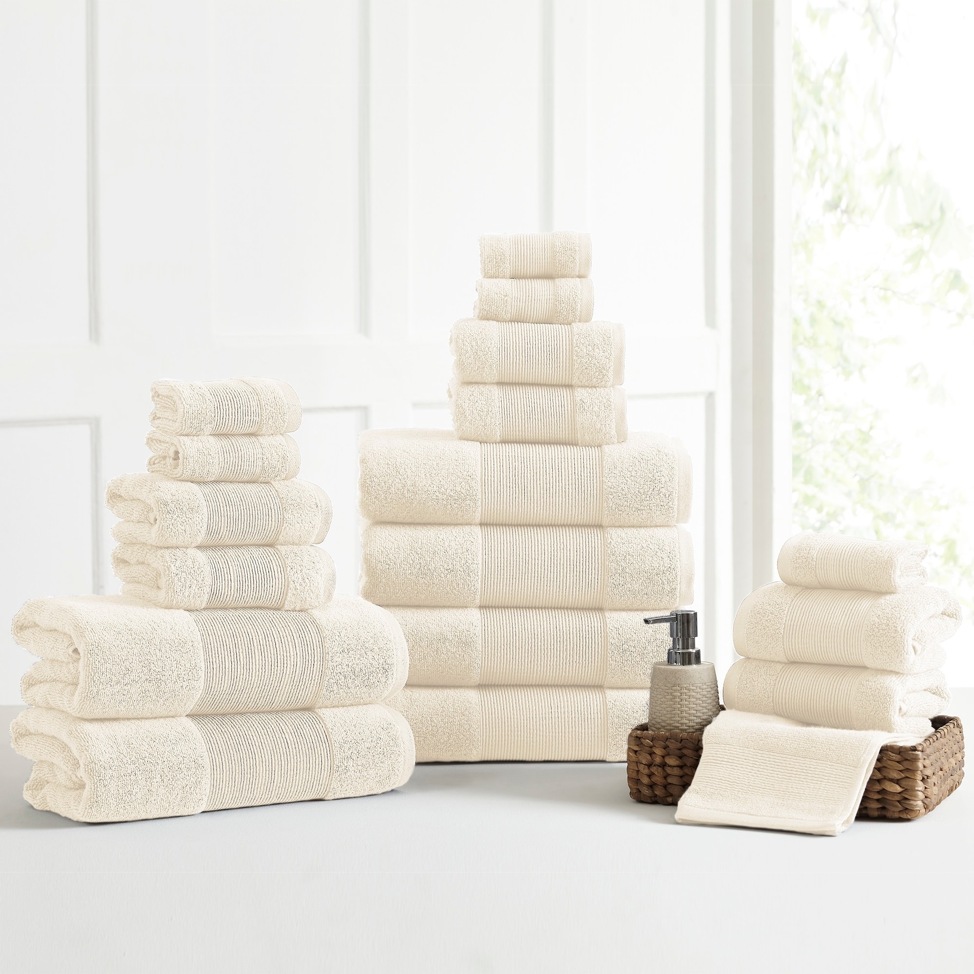 Utopia Towels 8-Piece Premium Towel Set,2 Bath Towels 24 x 54 Inches, 2  Hand Towels 16 x 28 Inches, and 4 WashCloths 13 x 13 Inches, 600 GSM 100%  Ring Spun Cotton Highly Absorbent Towels for Bathroom 