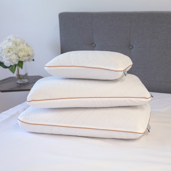 Sensor gel signature gusseted bed clearance pillow