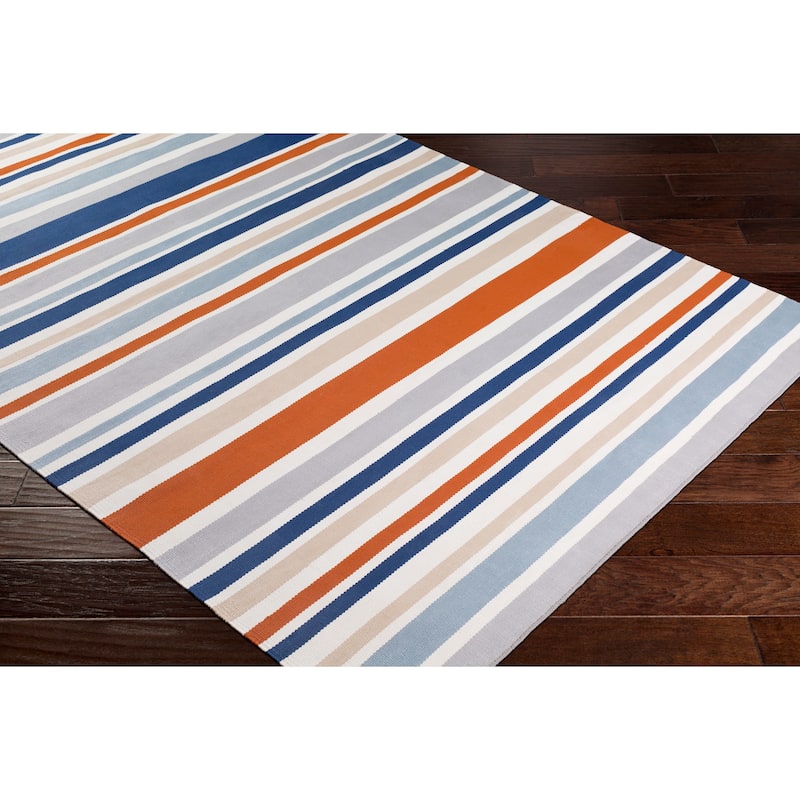 Breisgau Traditional Striped Indoor/ Outdoor Accent Rug (2' x 3') - 2' x 3'