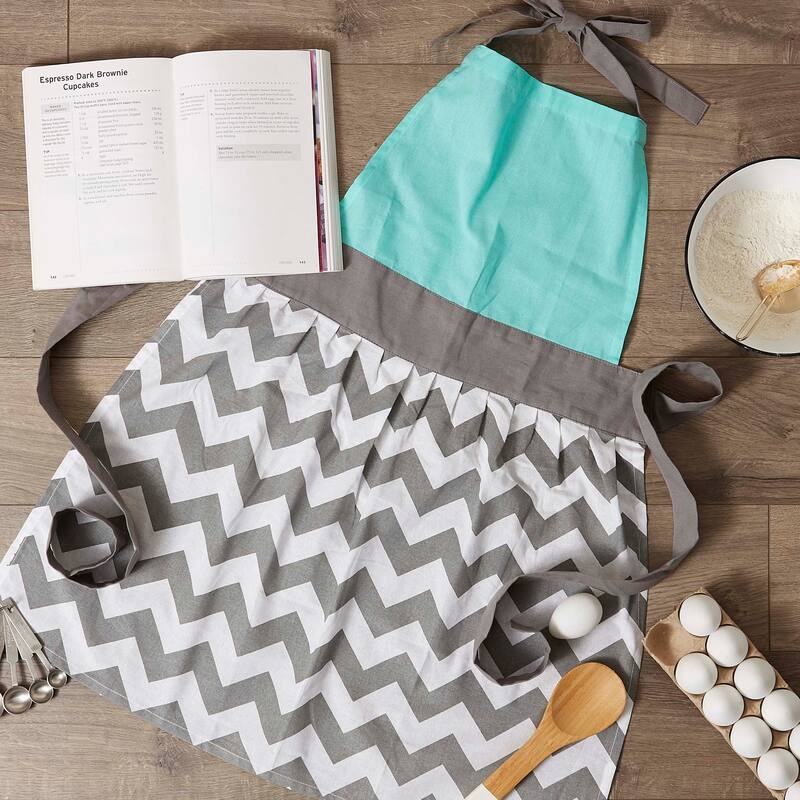 Design Imports Skirted Kitchen Apron