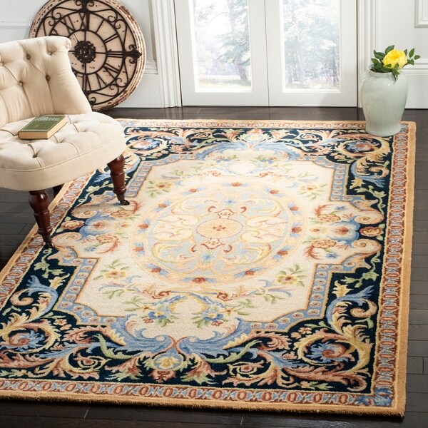 Safavieh Handmade Savonnerie Veroslava Traditional Oriental Wool Rug