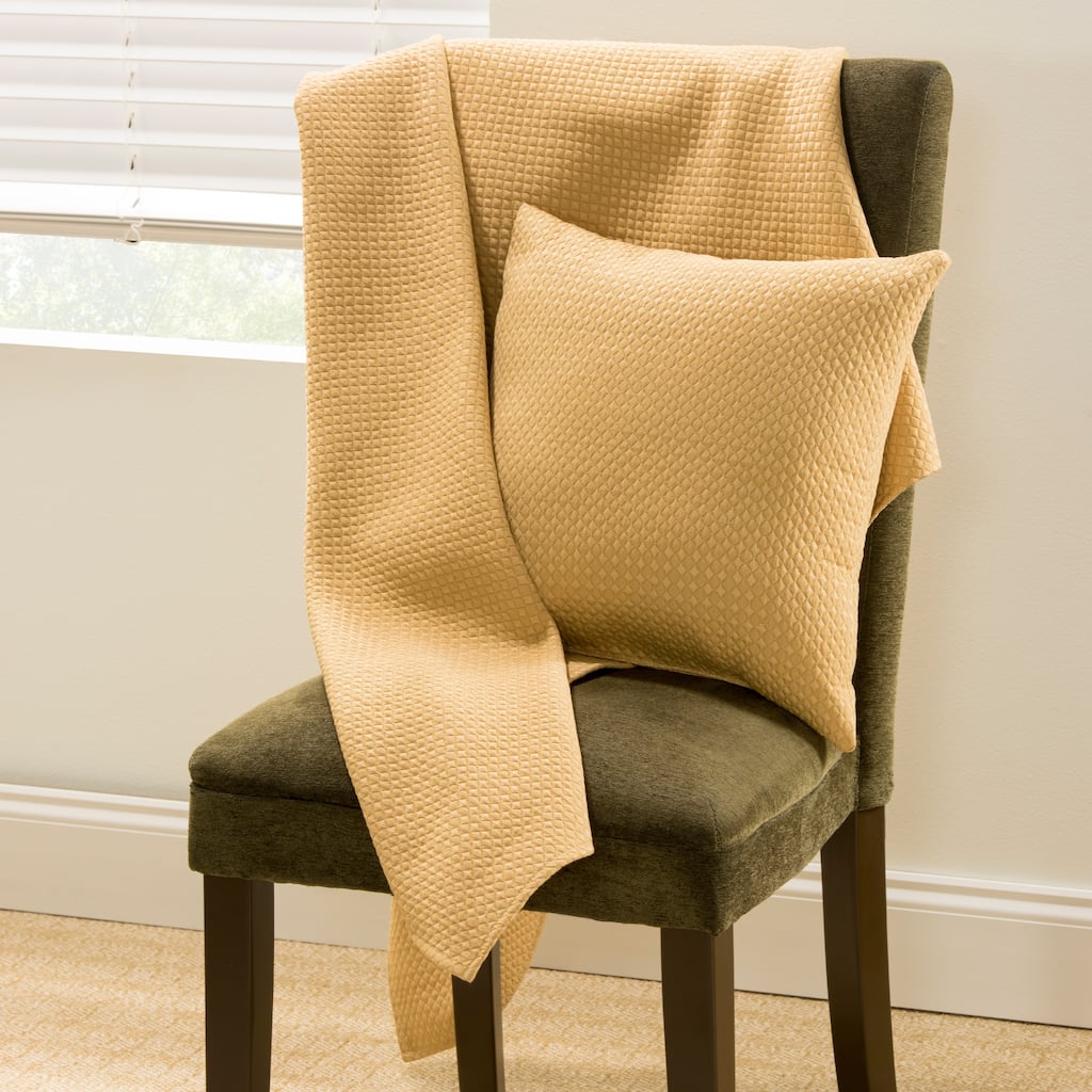 Oslo gold matlasse throw with square pillow set