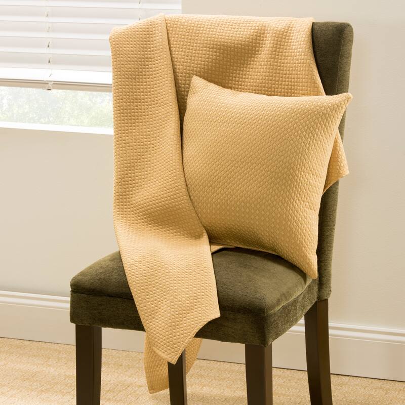 Oslo gold matlasse throw with square pillow set