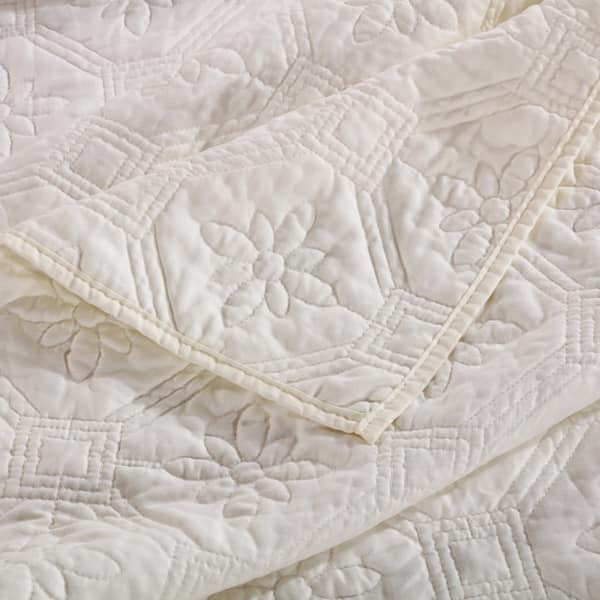 Shop Barefoot Bungalow Central Park Bedspread Set On Sale Free