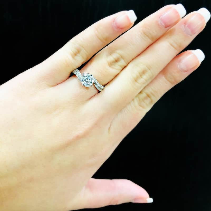Auriya 14k Gold 1ctw Moissanite and Diamond Engagement Ring 1/6ctw