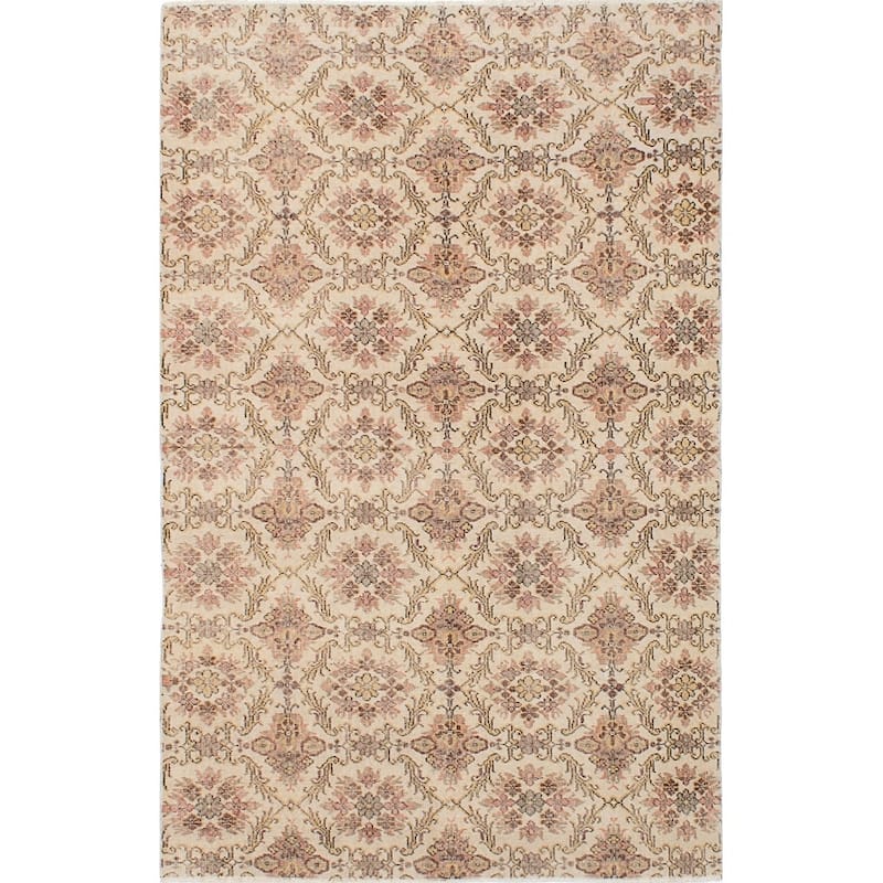 Hand-knotted Antalya Vintage Cream Wool Rug - 5'6" x 8'6"/5'6 x 8'6