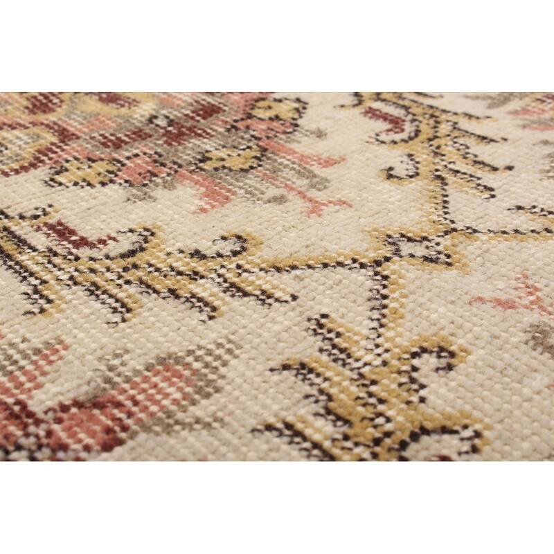 Hand-knotted Antalya Vintage Cream Wool Rug - 5'6" x 8'6"/5'6 x 8'6