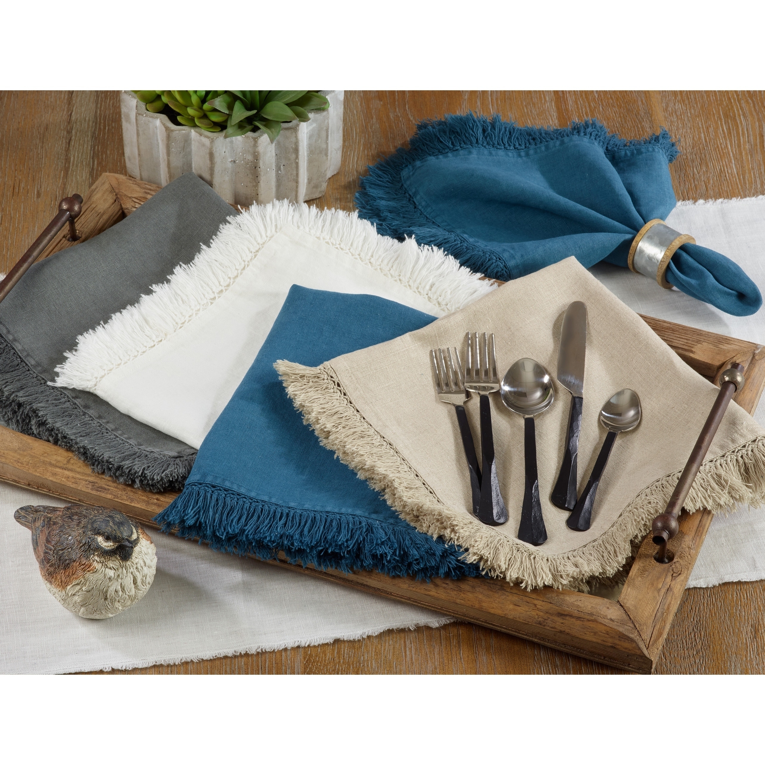 Saro Lifestyle Rustic Linen Napkins With Large Fringe Edges (Set of 4)