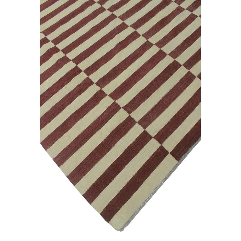 Hand-Woven Winchester Kilim Mckenzie Beige/Burgundy Rug - 6'2" x 8'9"