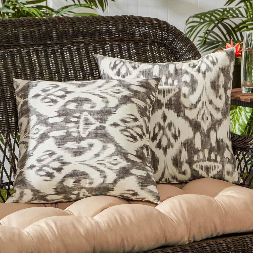 Coastal Ikat 17-inch Outdoor Accent Pillow, (Set of 2) by Greendale Home Fashions