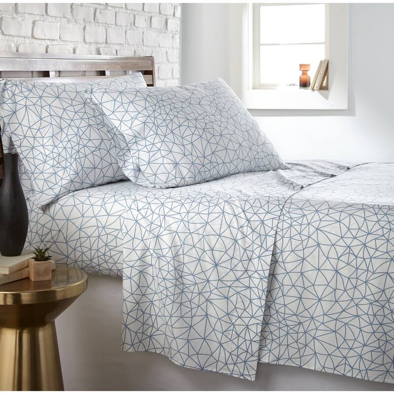 Vilano Choice Ultra-Soft Geometric Maze 4-piece Printed Bed Sheet Set - white with light blue geometric print - King
