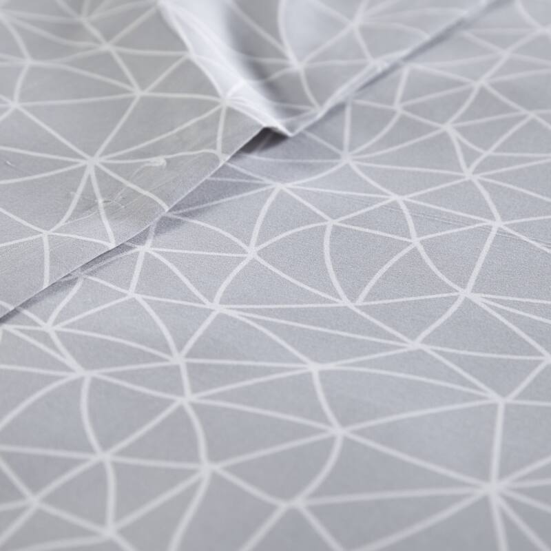 Vilano Choice Ultra-Soft Geometric Maze 4-piece Printed Bed Sheet Set