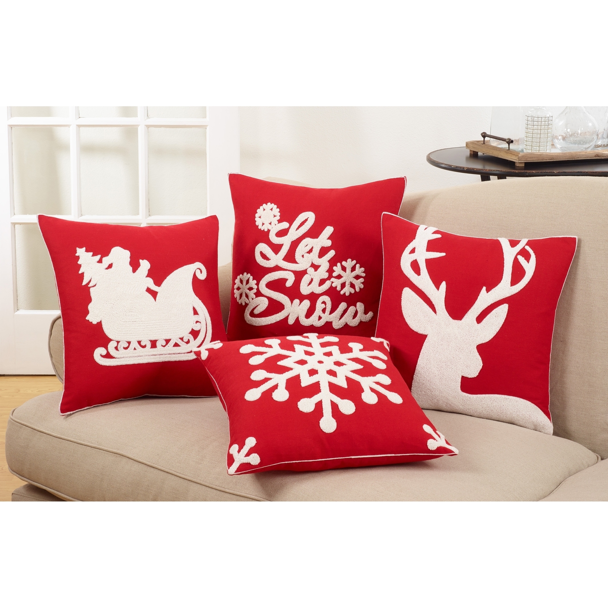 Christmas Snowflakes Throw Pillow Covers & Insert (Set of 4) - On Sale -  Bed Bath & Beyond - 34737304