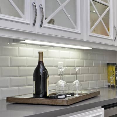 CounterMax MX-L120-EL 4" Wide Aluminum Under Cabinet Light