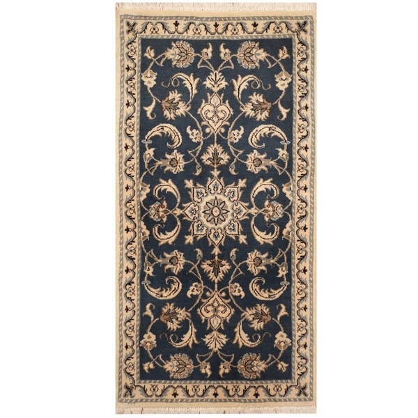Handmade Nain Wool and Silk Rug (Iran) - 2'3 x 4'6