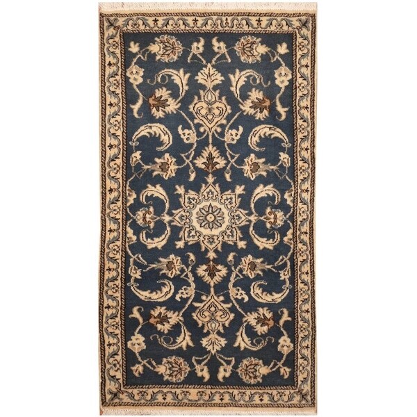 Handmade Nain Wool and Silk Rug (Iran) - 2'4 x 4'7