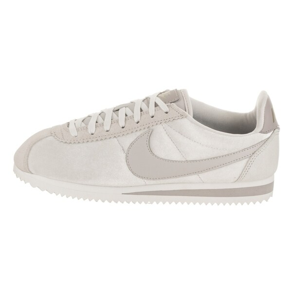 women's nike cortez classic se casual shoes