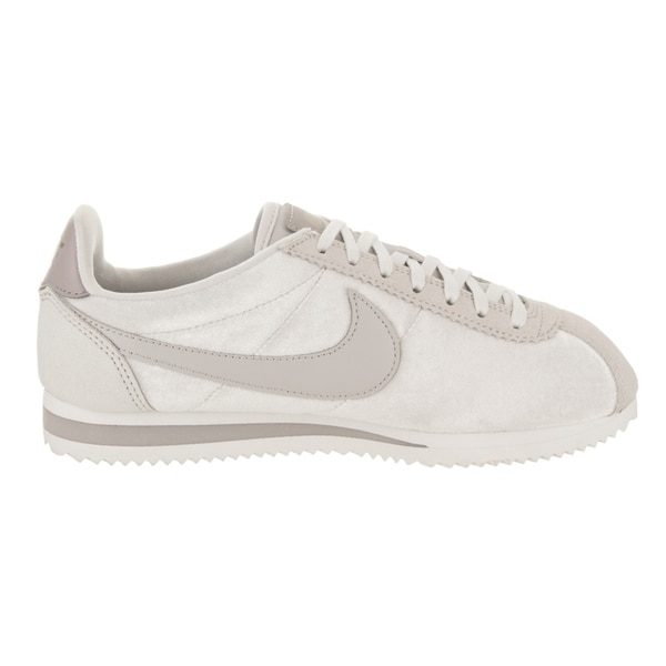 women's nike cortez classic se casual shoes