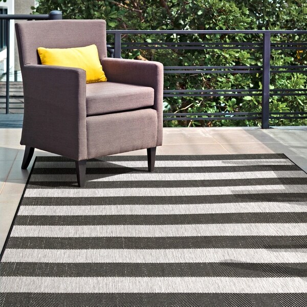 nuLOOM Black Indoor/Outdoor Casual Chevron Stripes Area Rug - 7' 6" x 10' 9"