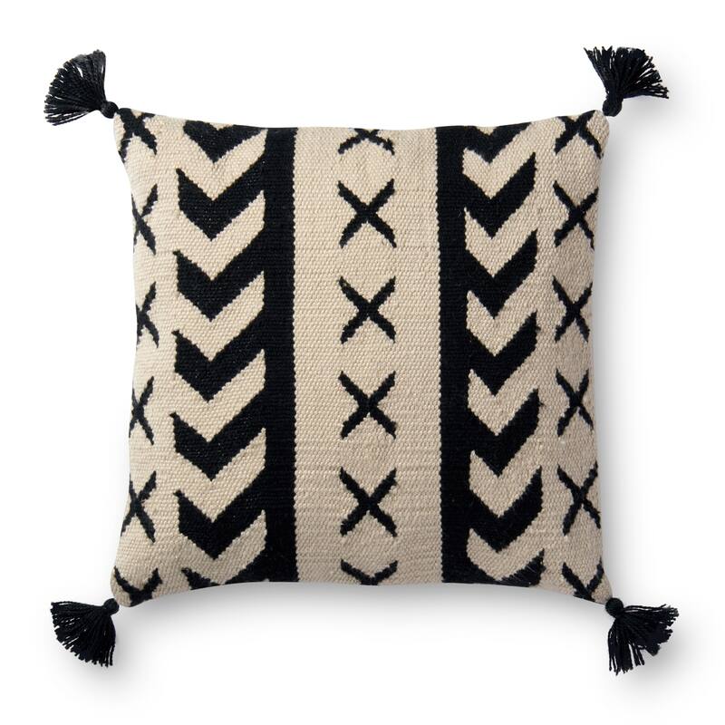 Indoor/ Outdoor Black/ Ivory Southwest 22-inch Pillow Cover with Tassles