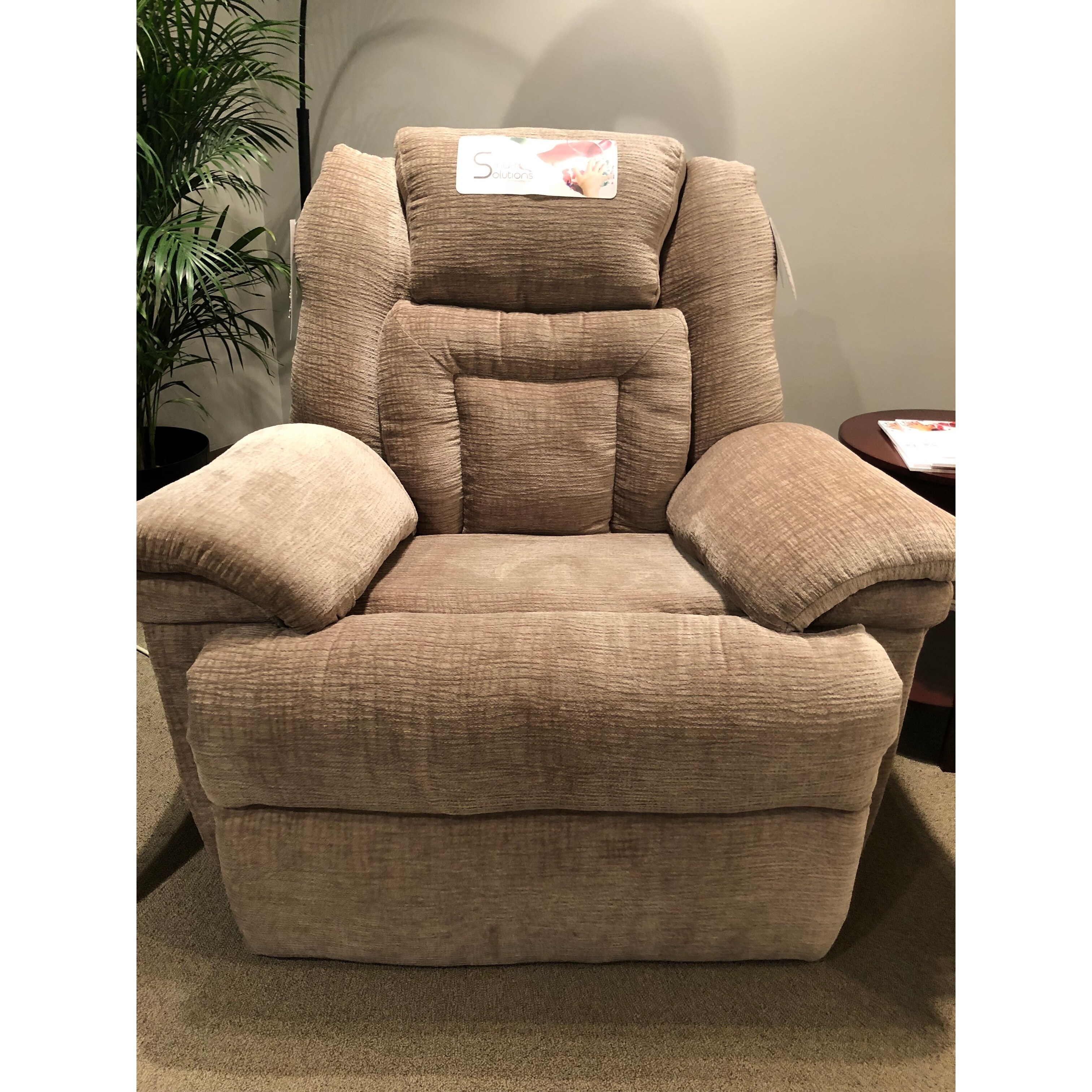 big man's wall hugger recliner