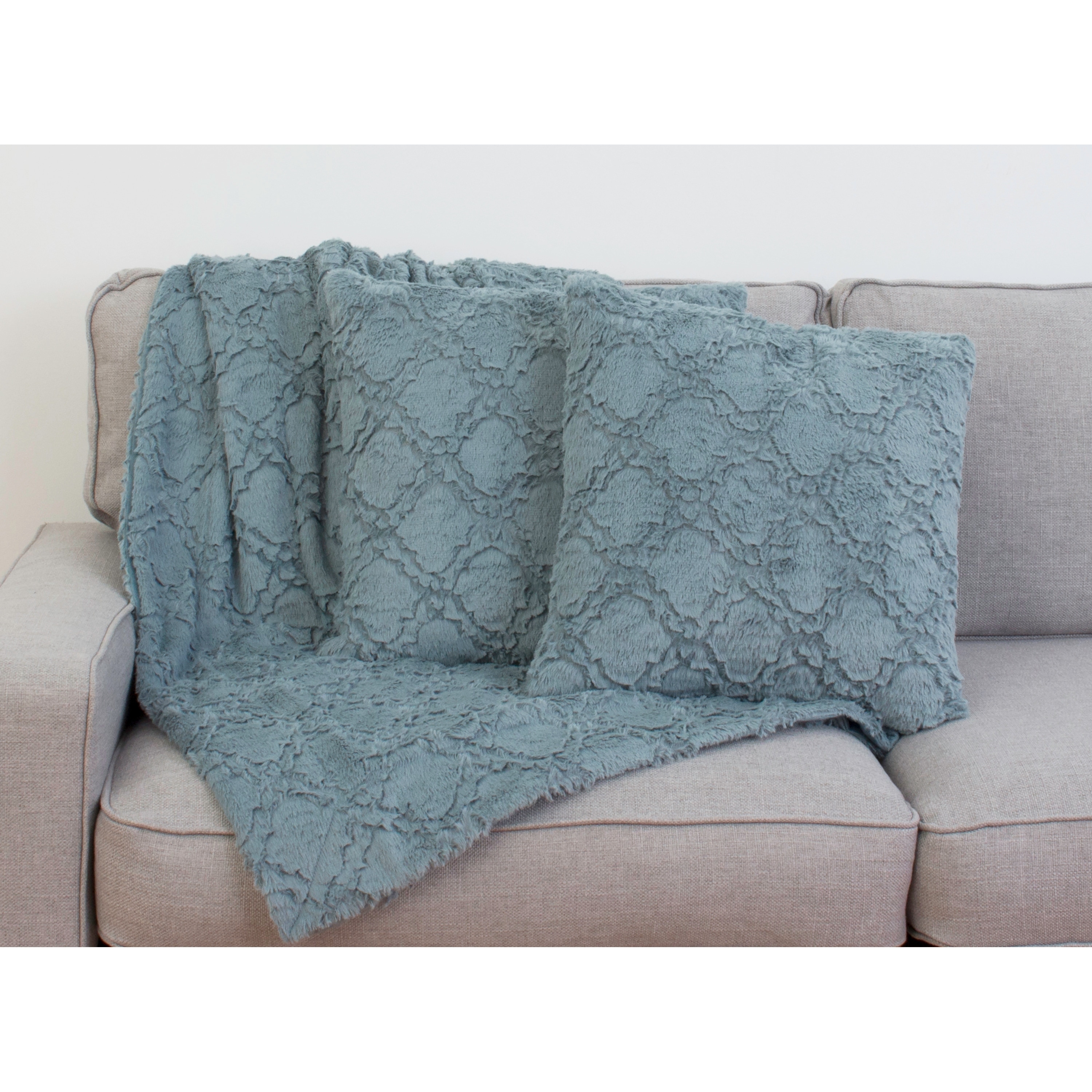 matching pillow and throw set