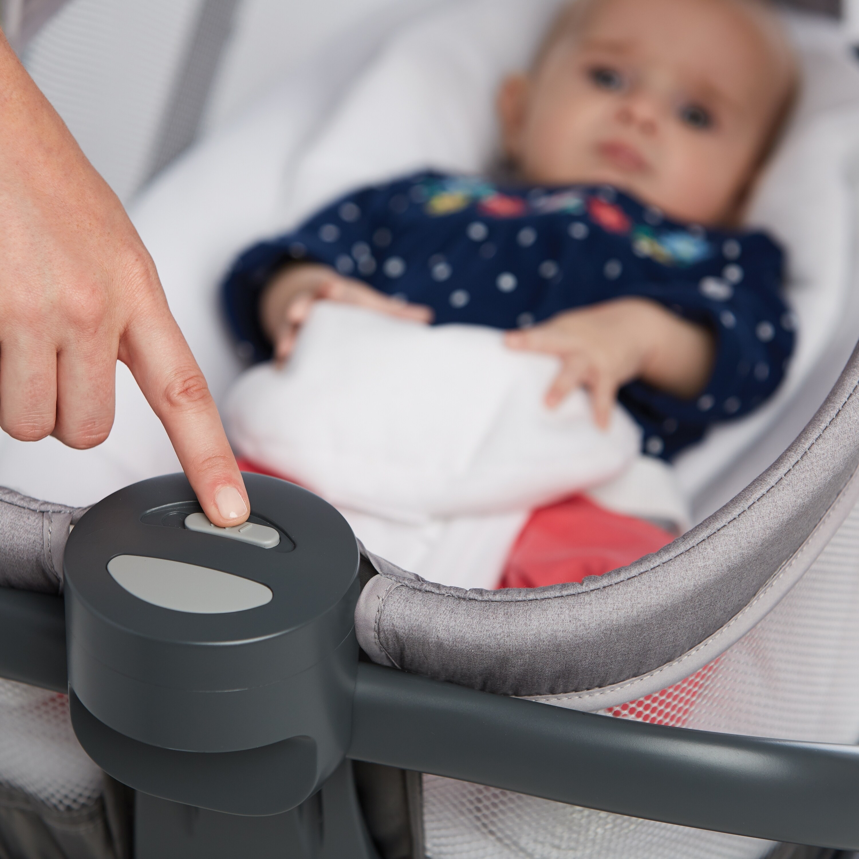 day2dream playard and bedside sleeper