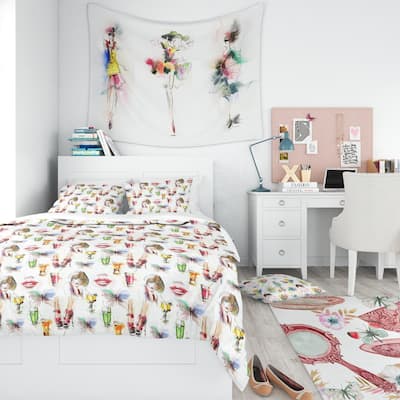 Designart 'Beauty and Fashion Pattern with Girls' Modern Teen Bedding Set - Duvet Cover & Shams