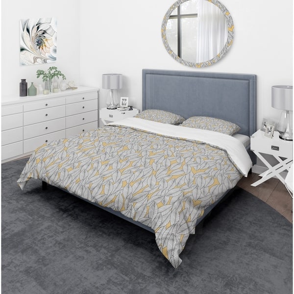 https://ak1.ostkcdn.com/images/products/23506276/Designart-Abstract-Monochromic-Pattern-with-Contour-Leaves-Modern-Contemporary-Bedding-Set-Duvet-Cover-Shams-95db5a4a-aaf5-42fe-a4bf-8d6348e88496_600.jpg?impolicy=medium