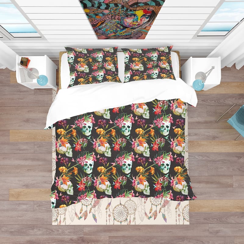 Designart 'Skull and Flowers' Bohemian & Eclectic Bedding Set - Duvet Cover & Shams