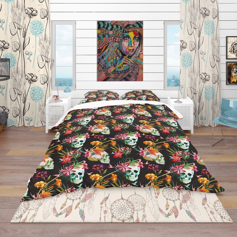 Designart 'Skull and Flowers' Bohemian & Eclectic Bedding Set - Duvet Cover & Shams