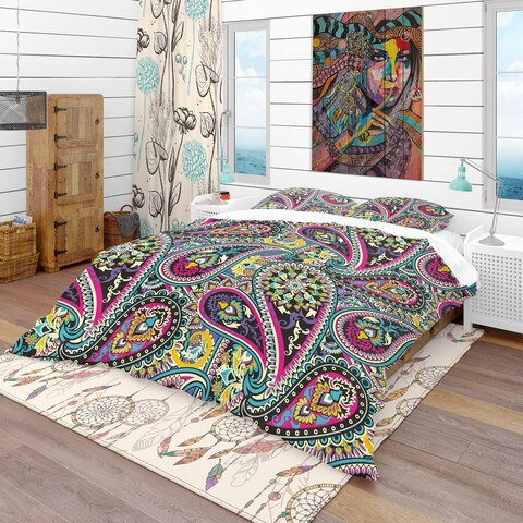Designart 'Pattern Based on Traditional Asian Elements Paisley' Vintage Bedding Set - Duvet Cover & Shams