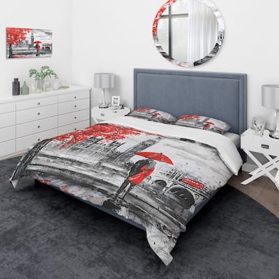 Designart 'Couples Walking in London' London UK Bedding Set - Duvet Cover & Shams