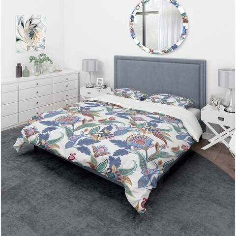 Designart 'Fantasy Flowers Paisley Pattern' Vintage Bedding Set - Duvet Cover & Shams