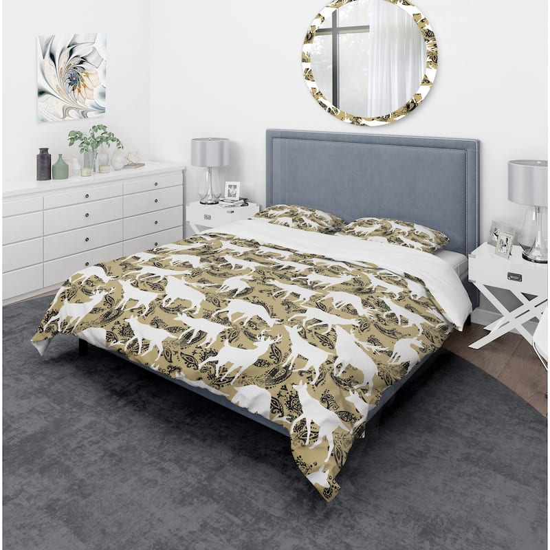 Designart 'Wild Animals Pattern' Bohemian & Eclectic Bedding Set - Duvet Cover & Shams