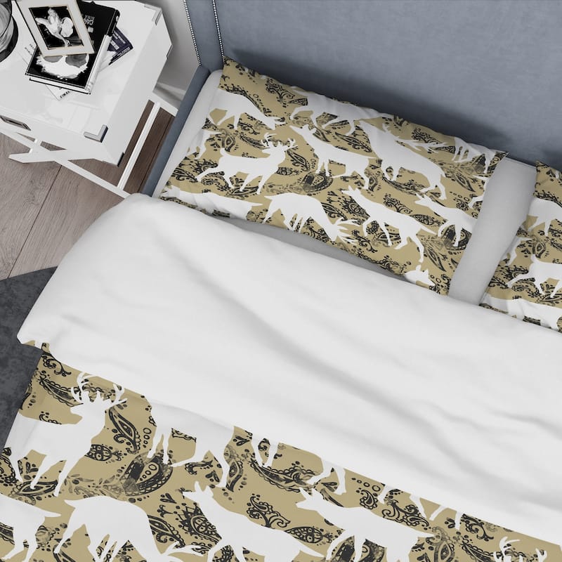 Designart 'Wild Animals Pattern' Bohemian & Eclectic Bedding Set - Duvet Cover & Shams