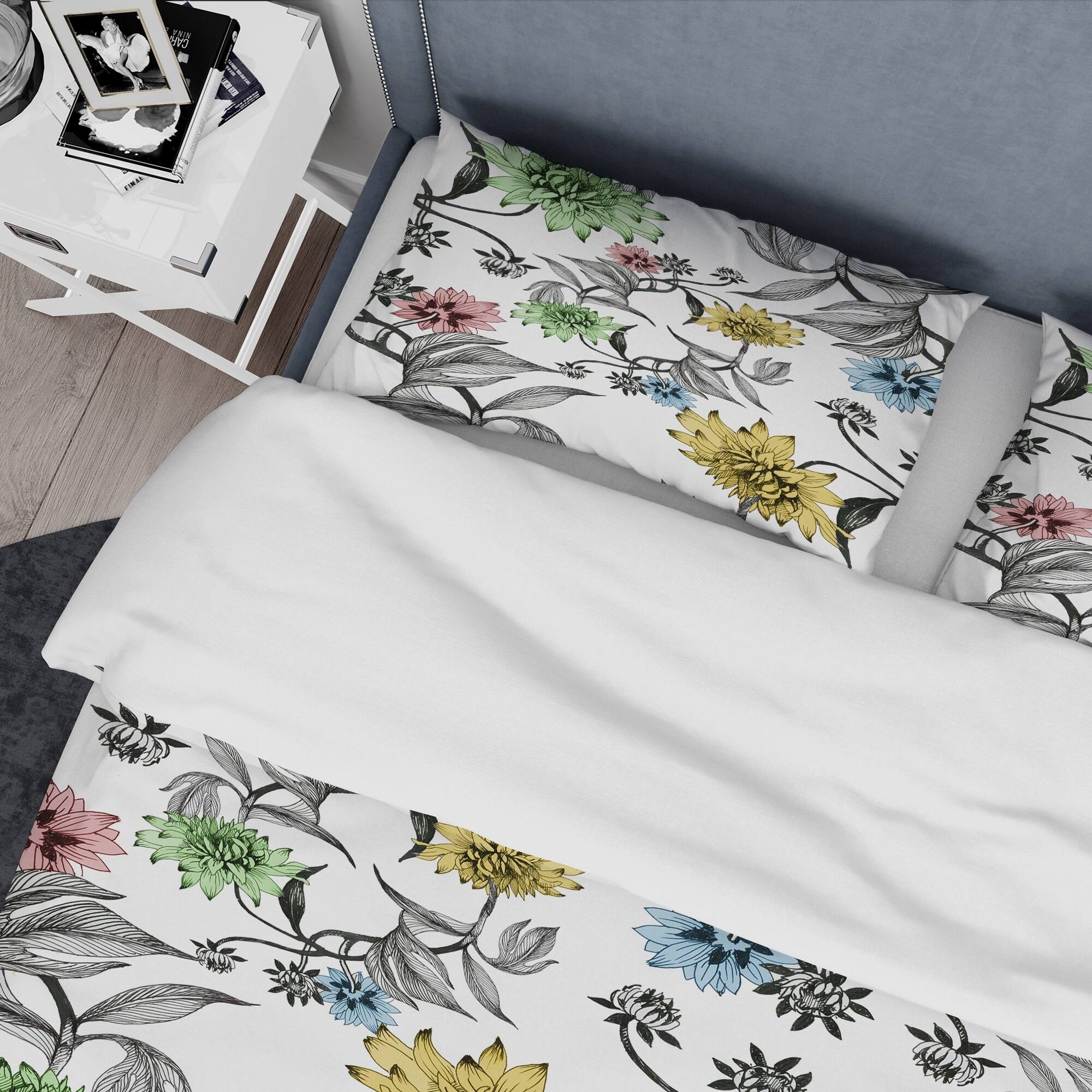 Designart 'Hand Drawn Summer Flowers' Modern & Contemporary Bedding Set