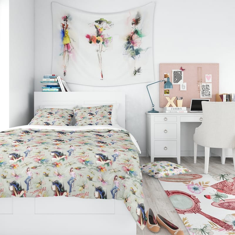 Designart 'Sweet Girl Summervibes' Casual Teen Bedding Set - Duvet Cover & Shams - King Cover + 2 king Shams (comforter not included)