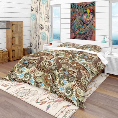 Designart 'Paisley Pattern with Fantasy Background' Vintage Bedding Set - Duvet Cover & Shams