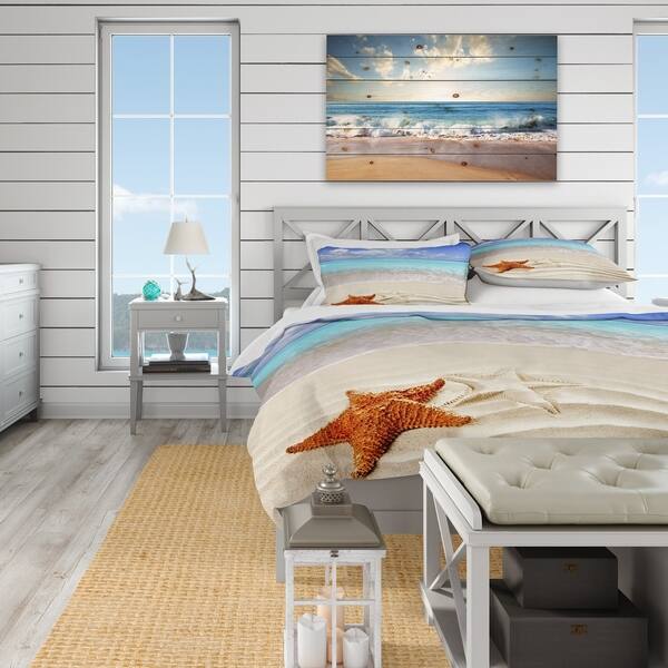 Shop Designart Brown Starfish On Caribbean Beach Beach Bedding