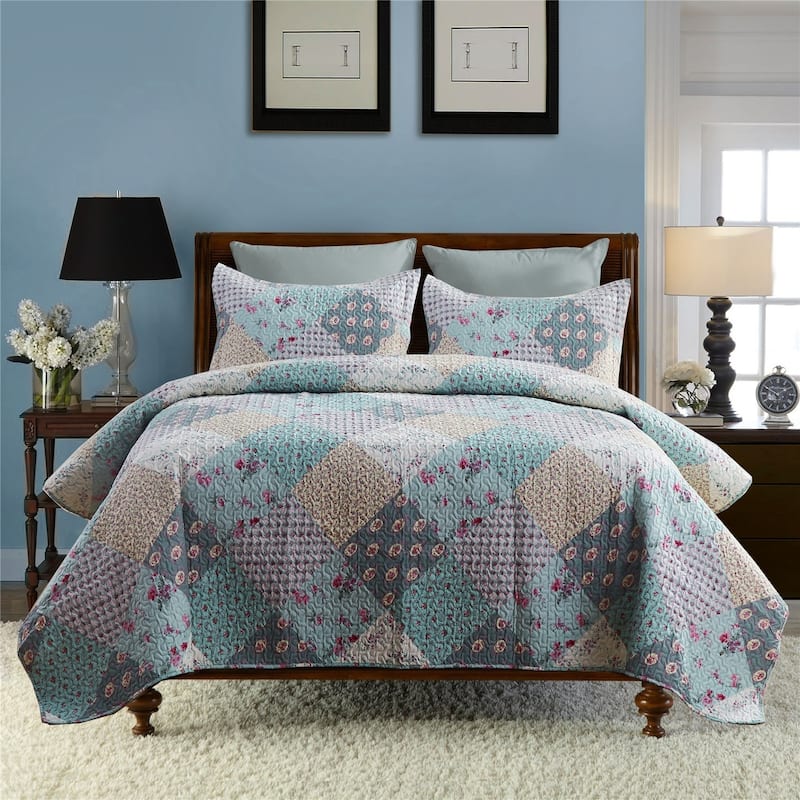 3 Piece Printed Reversible Bedding Quilt Set- Quilt and 2 Shams, Soft & Lightweight Full/Queen,King